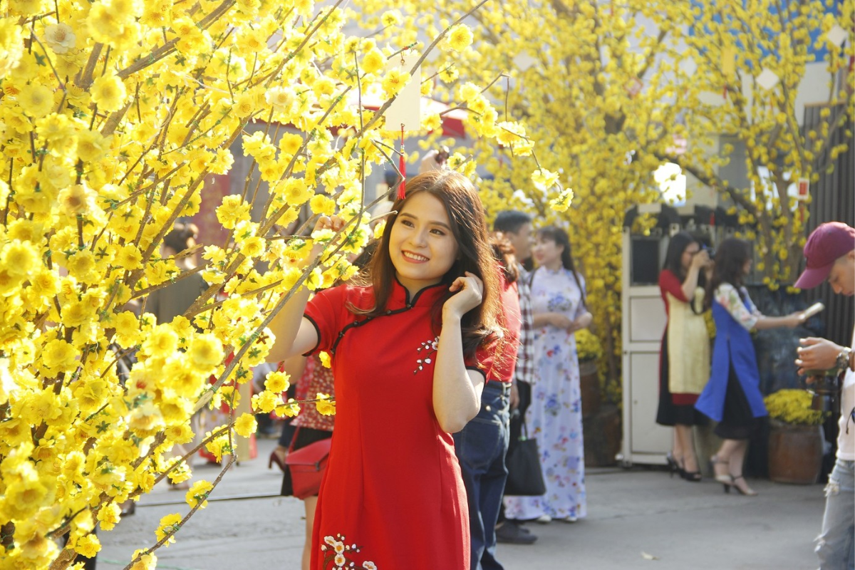 Tet flower decorations along Nguyen Hue Street in January